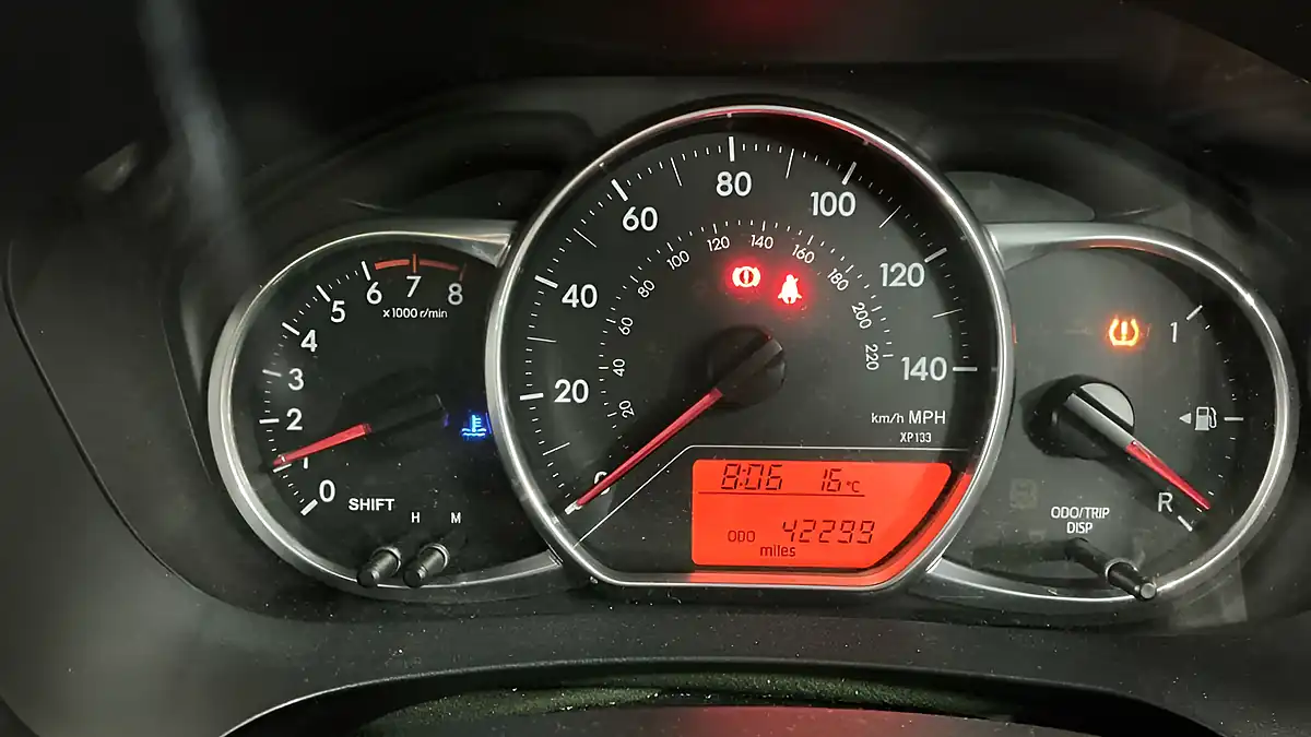 Used 2016 Toyota Yaris Design Red - Interior and Exterior details 9