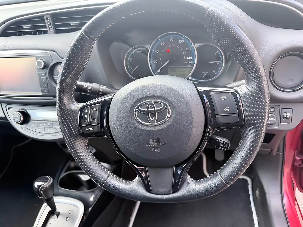 Used 2016 Toyota Yaris Design Red - Interior and Exterior details 20
