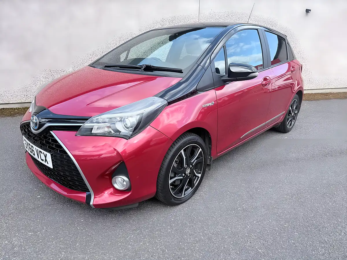 Used 2016 Toyota Yaris Design Red - Interior and Exterior details 4