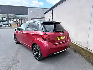 Used 2016 Toyota Yaris Design Red - Interior and Exterior details 7