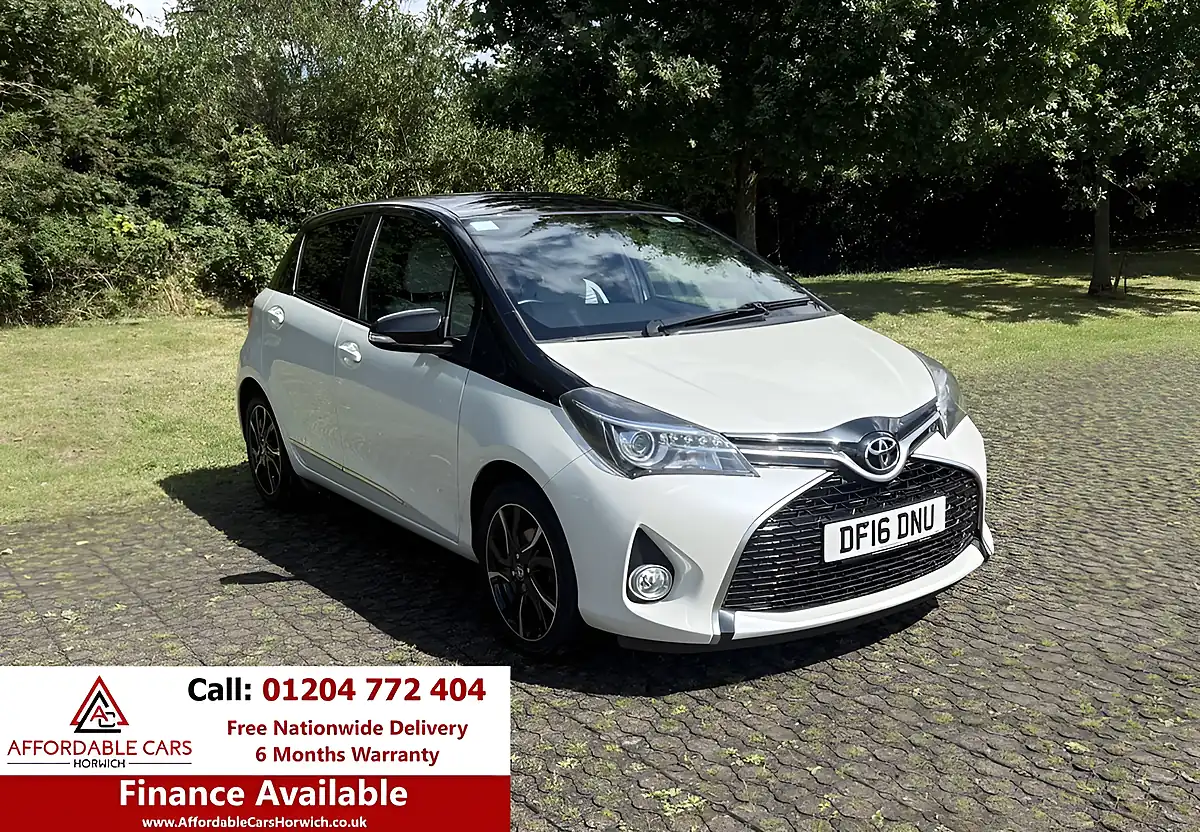 Used 2016 Toyota Yaris Design White - Front View