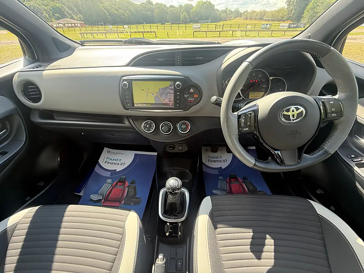 Used 2016 Toyota Yaris Design White - Interior and Exterior details 10
