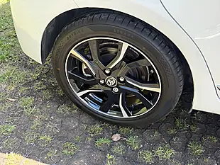 Used 2016 Toyota Yaris Design White - Interior and Exterior details 18