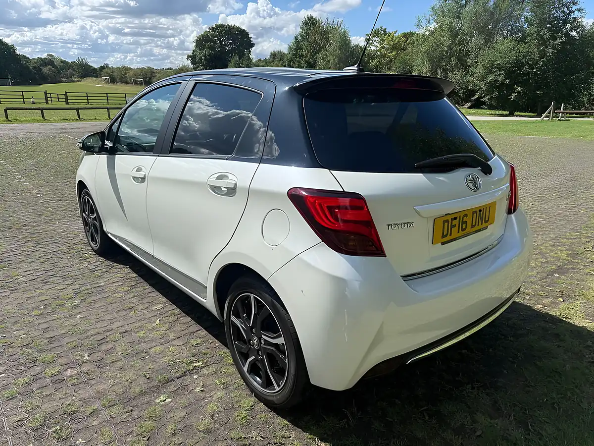 Used 2016 Toyota Yaris Design White - Interior and Exterior details 4