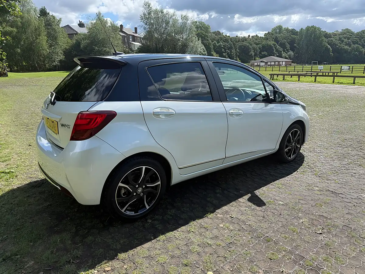Used 2016 Toyota Yaris Design White - Interior and Exterior details 6