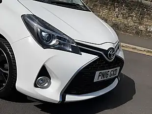 Used 2016 Toyota Yaris Design White - Interior and Exterior details 10
