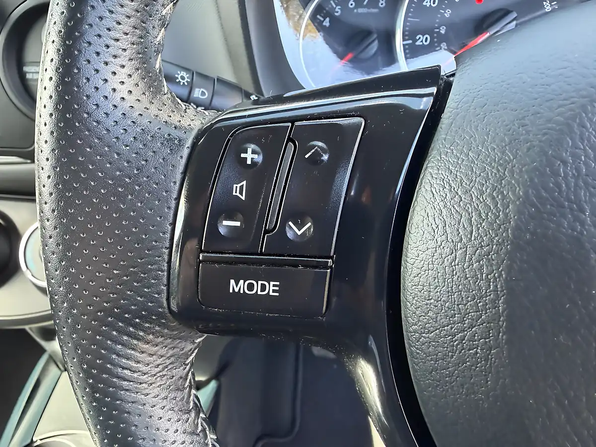 Used 2016 Toyota Yaris Design White - Interior and Exterior details 17