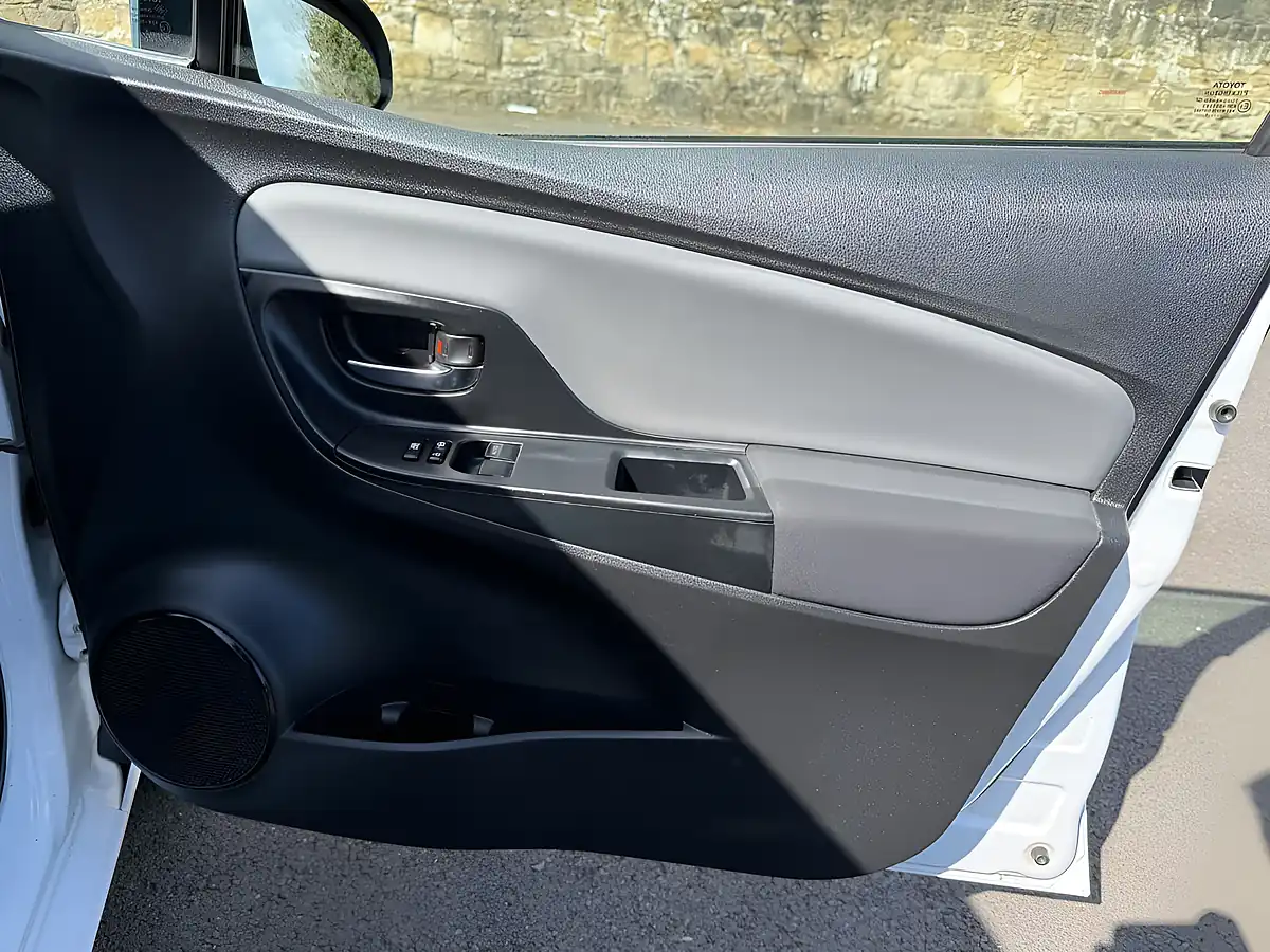 Used 2016 Toyota Yaris Design White - Interior and Exterior details 18