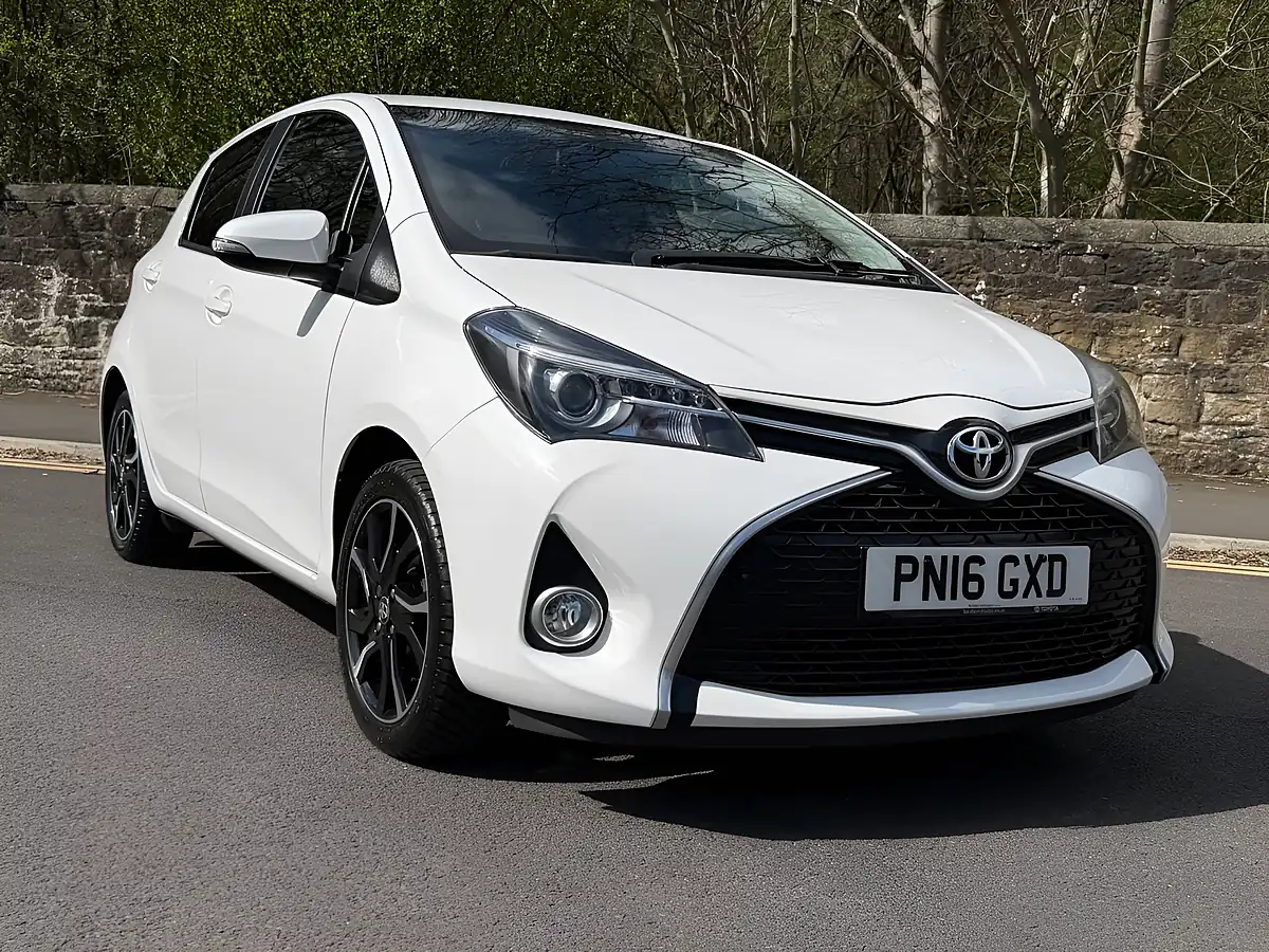 Used 2016 Toyota Yaris Design White - Interior and Exterior details 19