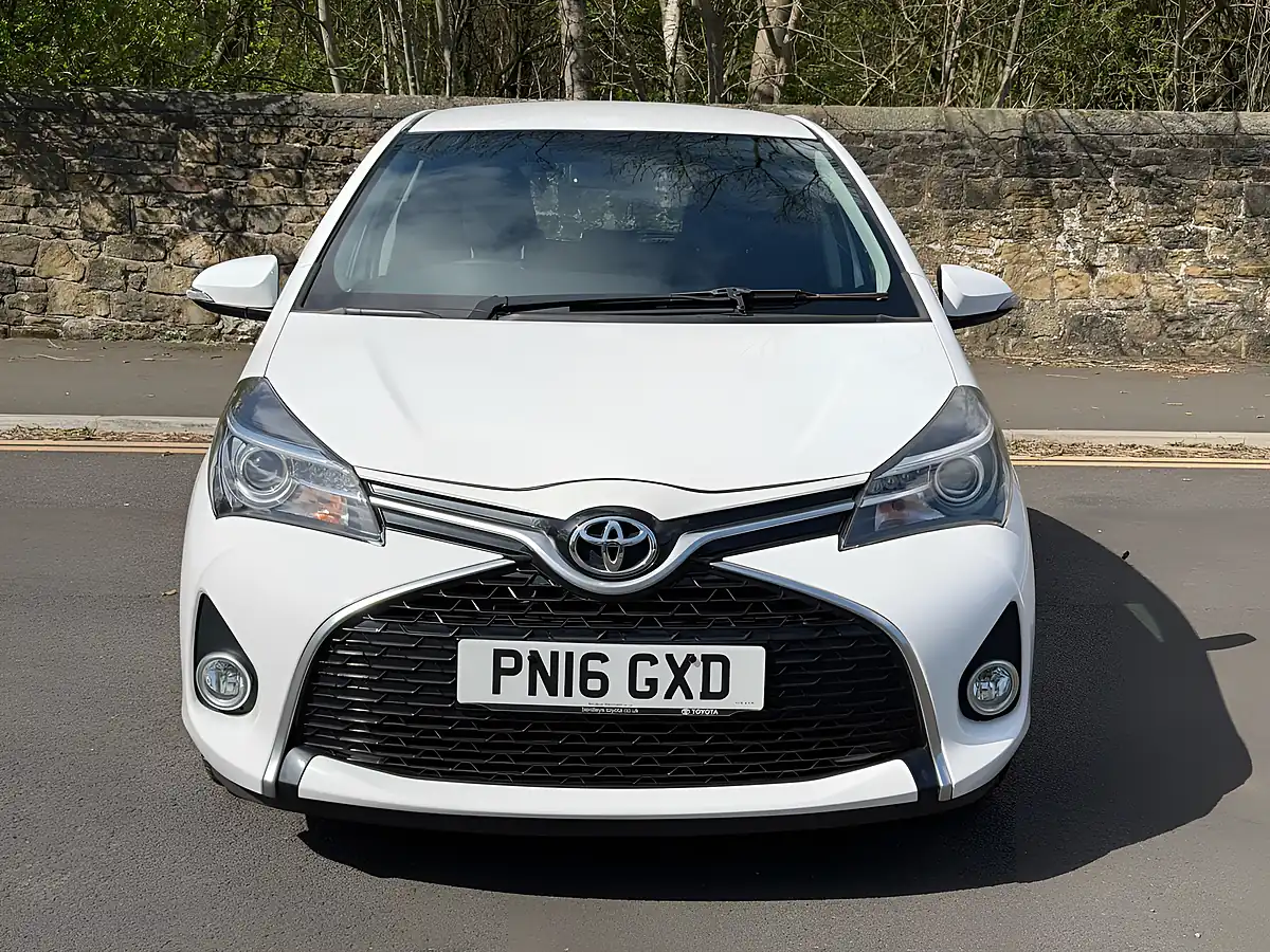 Used 2016 Toyota Yaris Design White - Interior and Exterior details 3
