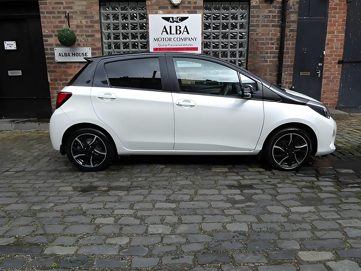 Used 2016 Toyota Yaris Design White - Interior and Exterior details 17