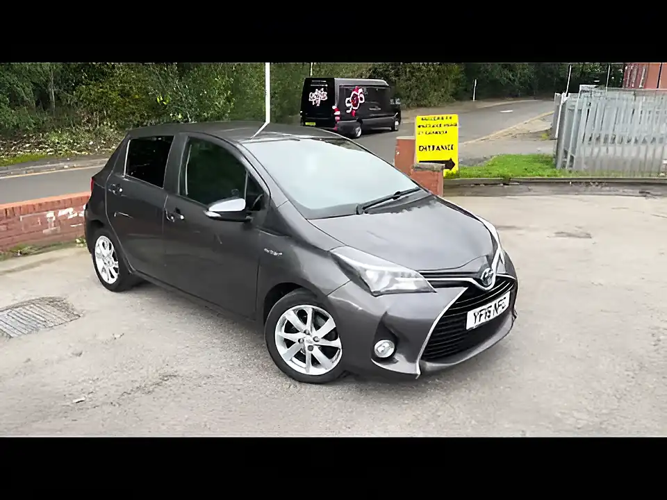 Used 2016 Toyota Yaris Excel Grey - Interior and Exterior details 20