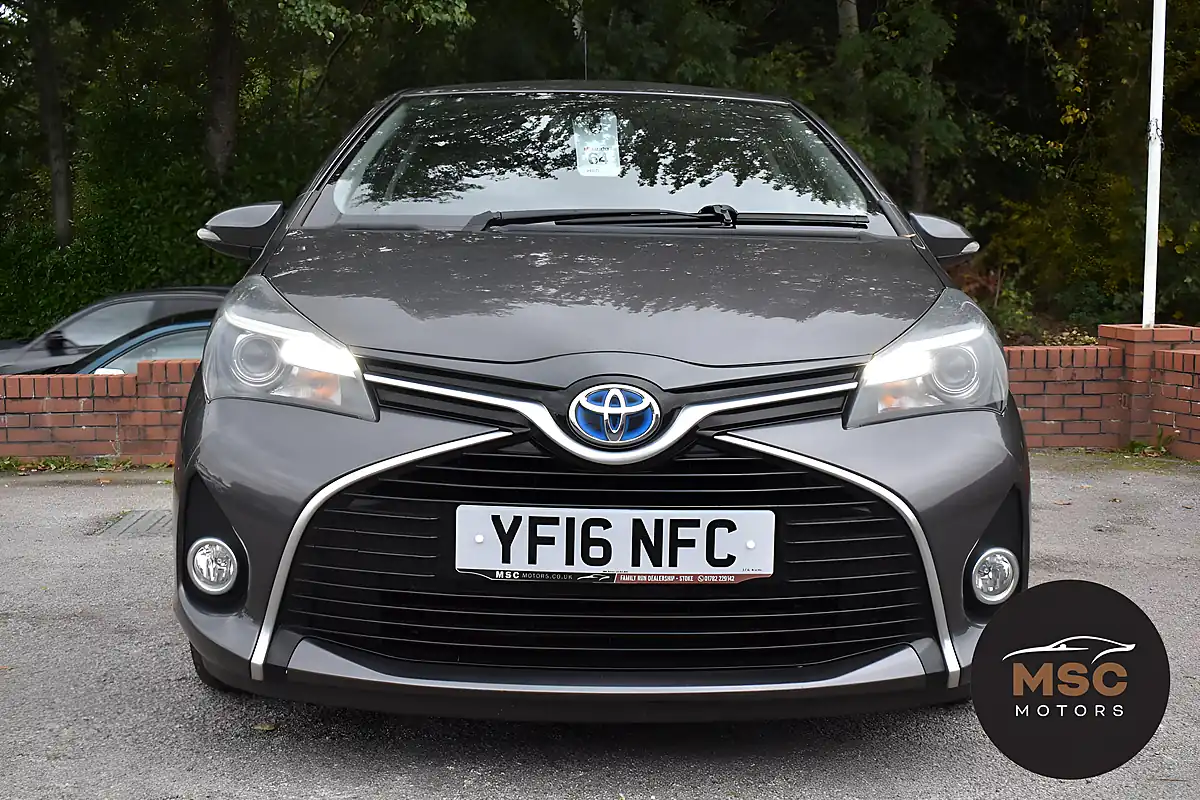 Used 2016 Toyota Yaris Excel Grey - Interior and Exterior details 4