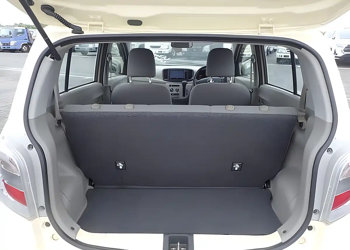 Used 2016 Toyota Yaris Hatchback Yellow - Interior and Exterior details 11