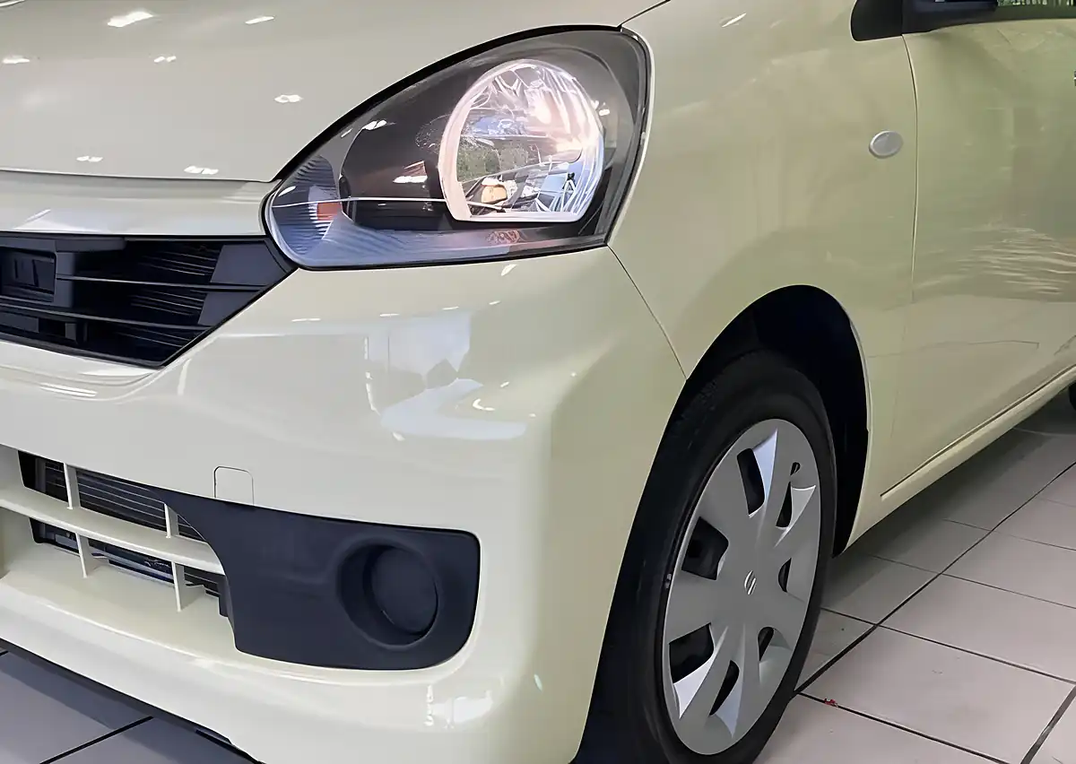 Used 2016 Toyota Yaris Hatchback Yellow - Interior and Exterior details 2