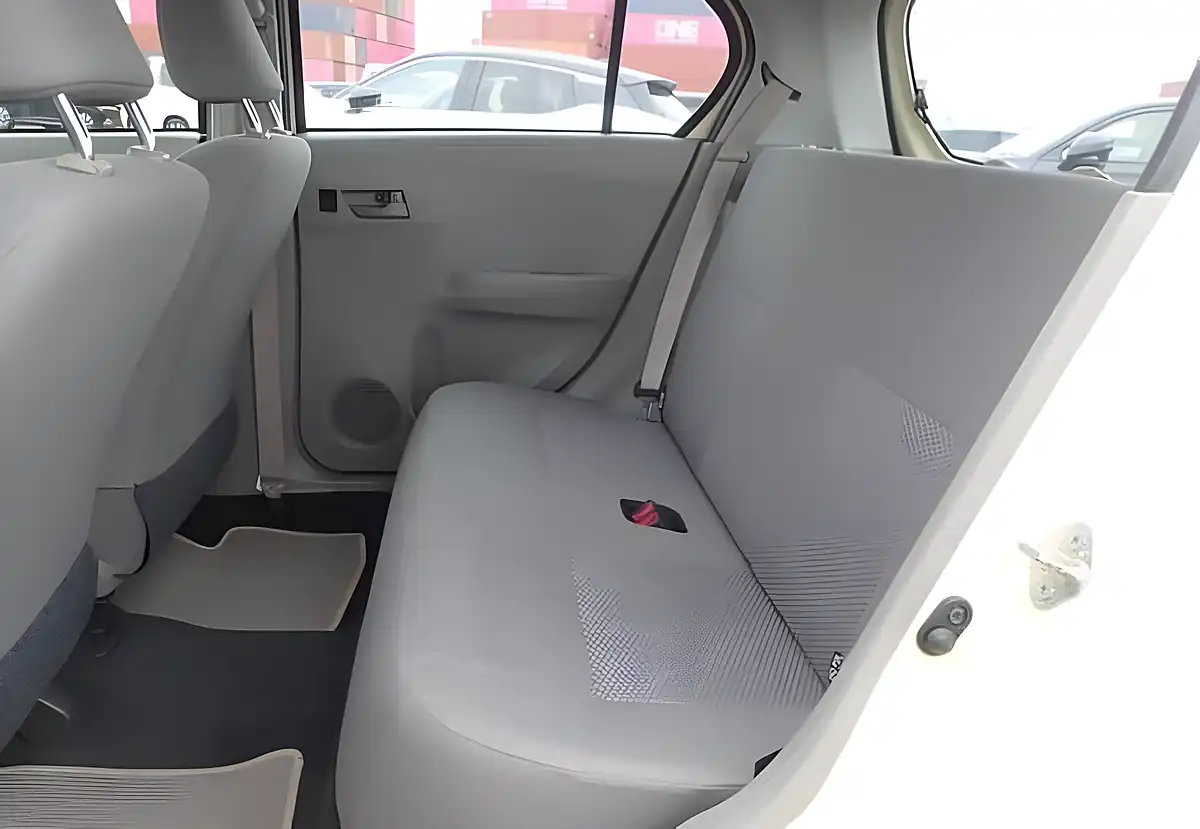 Used 2016 Toyota Yaris Hatchback Yellow - Interior and Exterior details 7