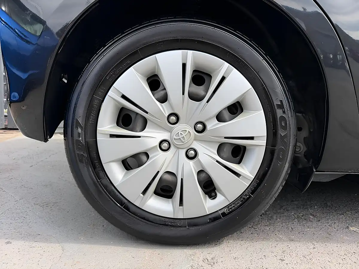 Used 2016 Toyota Yaris Icon Black - Interior and Exterior details 20