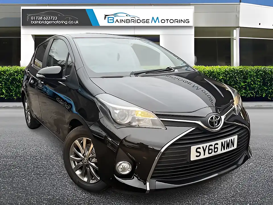 Used 2016 Toyota Yaris Icon Black - Front View