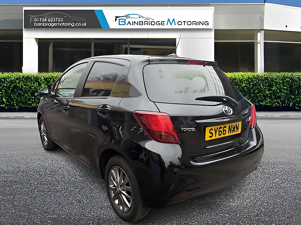 Used 2016 Toyota Yaris Icon Black - Interior and Exterior details 5