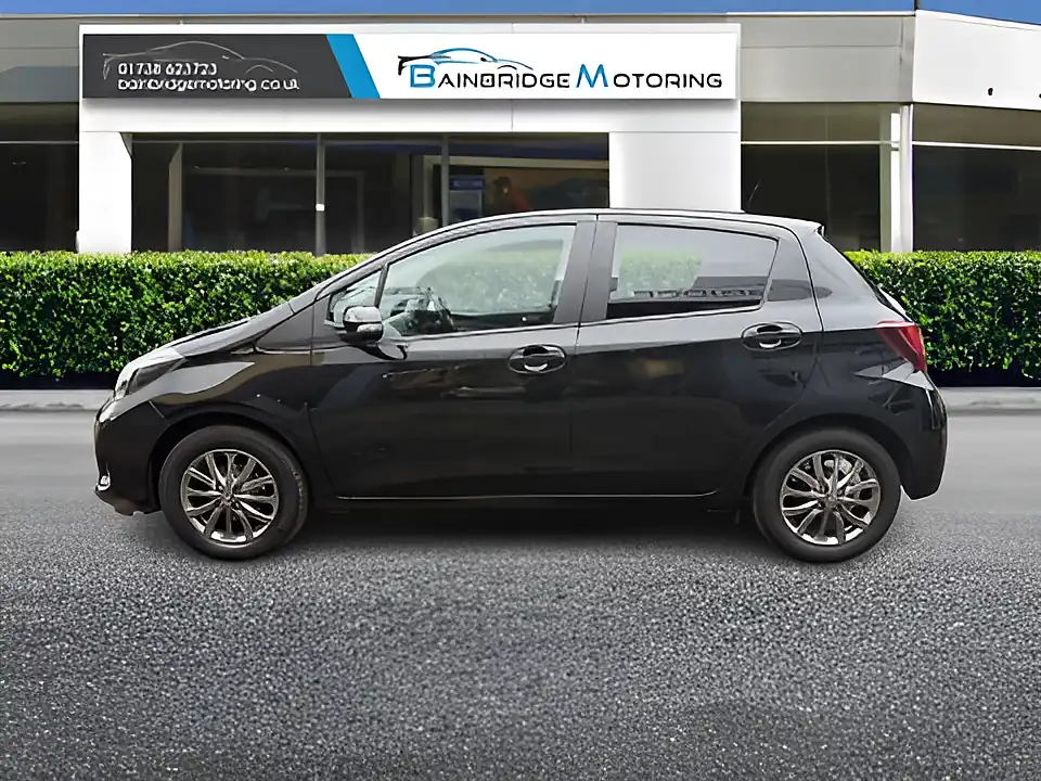 Used 2016 Toyota Yaris Icon Black - Interior and Exterior details 6
