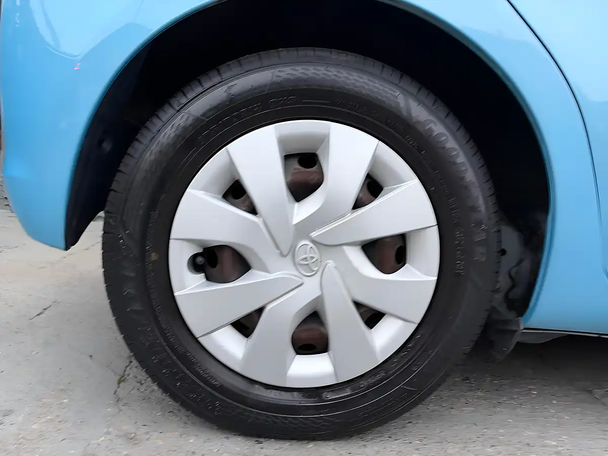 Used 2016 Toyota Yaris Icon Blue - Interior and Exterior details 20