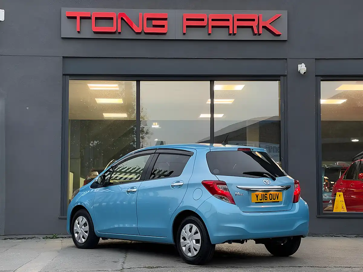 Used 2016 Toyota Yaris Icon Blue - Interior and Exterior details 5