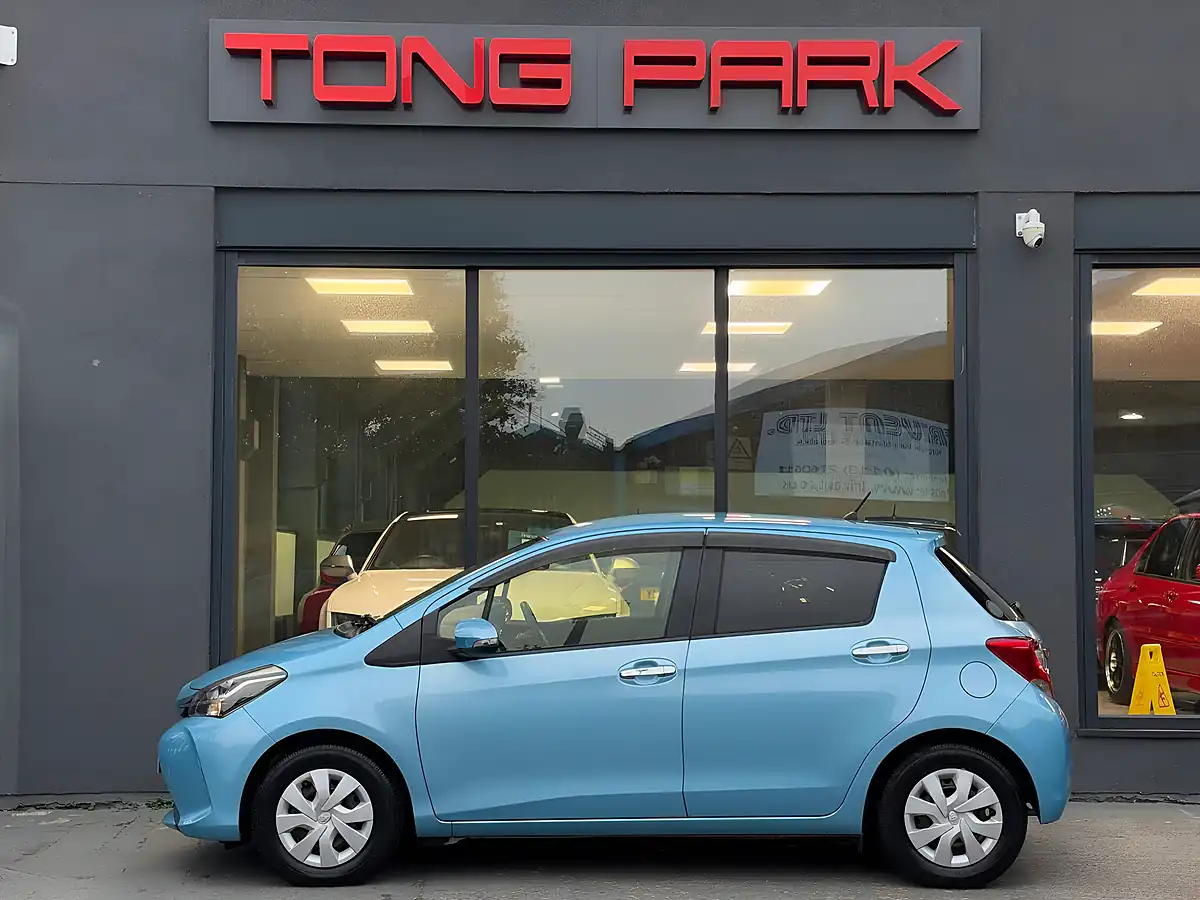 Used 2016 Toyota Yaris Icon Blue - Interior and Exterior details 7