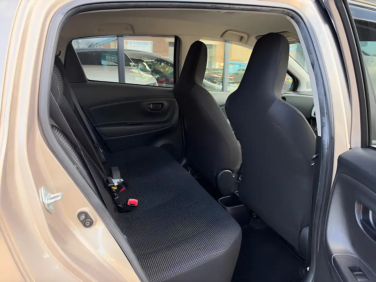 Used 2016 Toyota Yaris Icon Gold - Interior and Exterior details 17