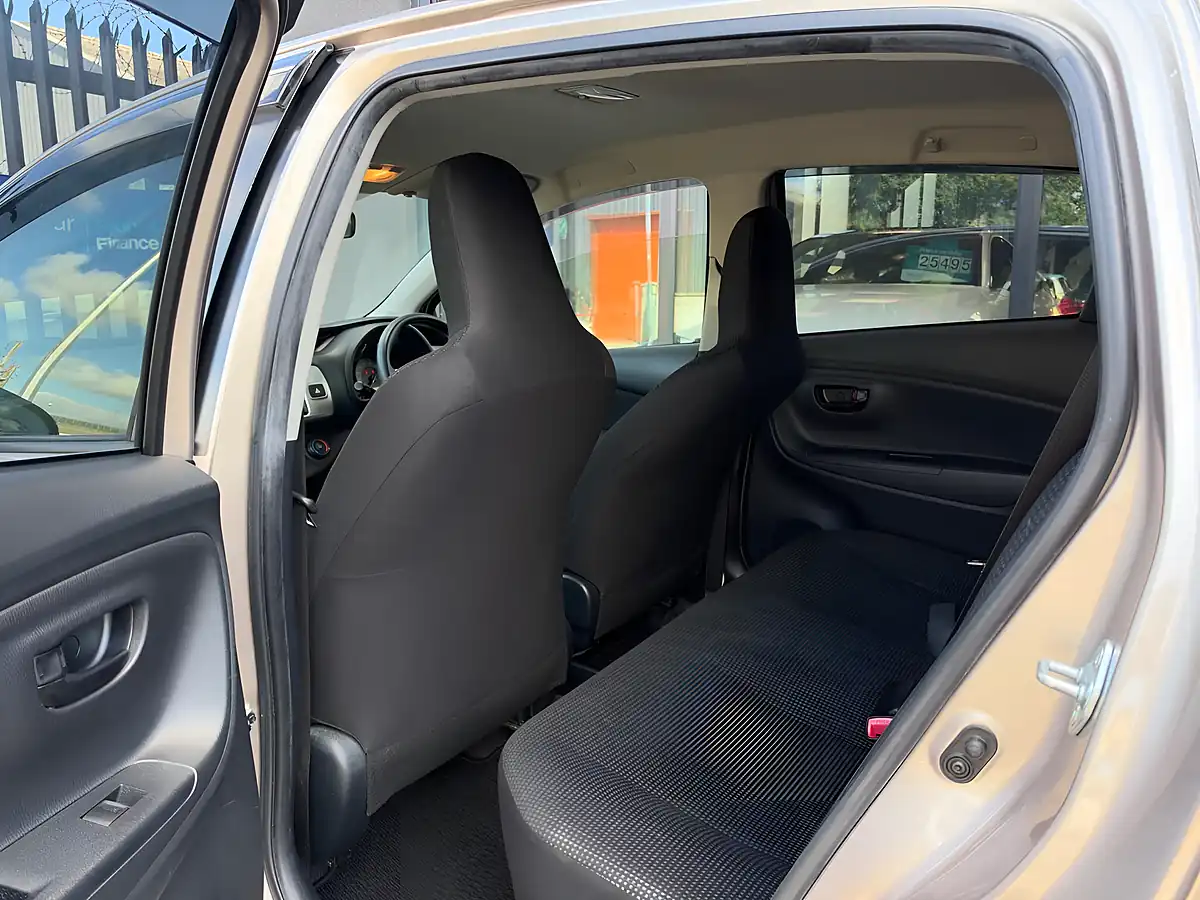 Used 2016 Toyota Yaris Icon Gold - Interior and Exterior details 18