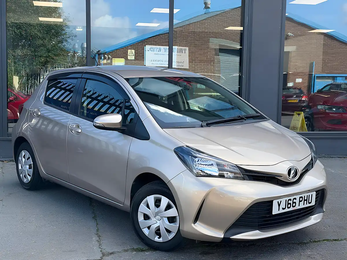 Used 2016 Toyota Yaris Icon Gold - Interior and Exterior details 2