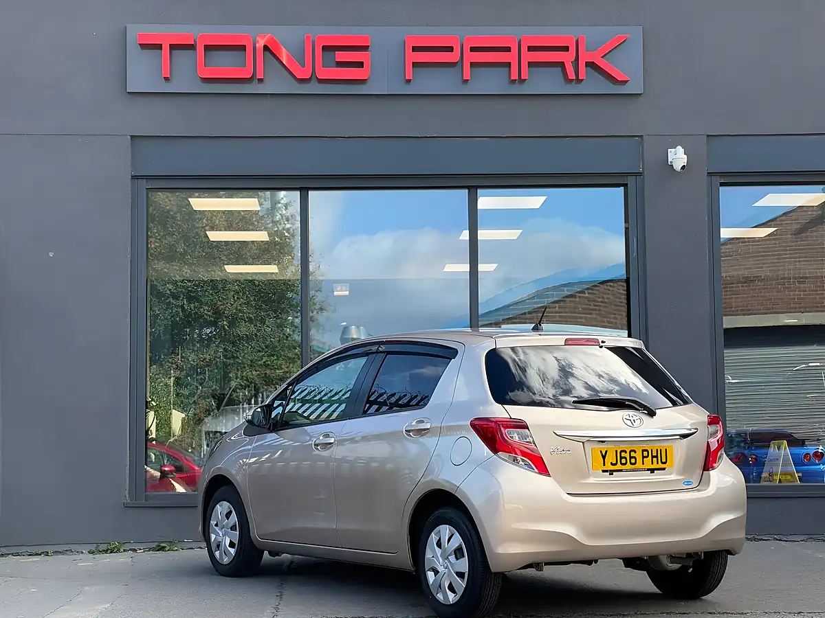Used 2016 Toyota Yaris Icon Gold - Interior and Exterior details 5