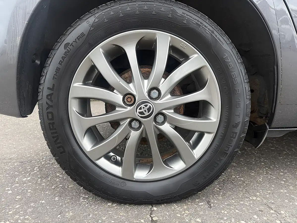 Used 2016 Toyota Yaris Icon Grey - Interior and Exterior details 16
