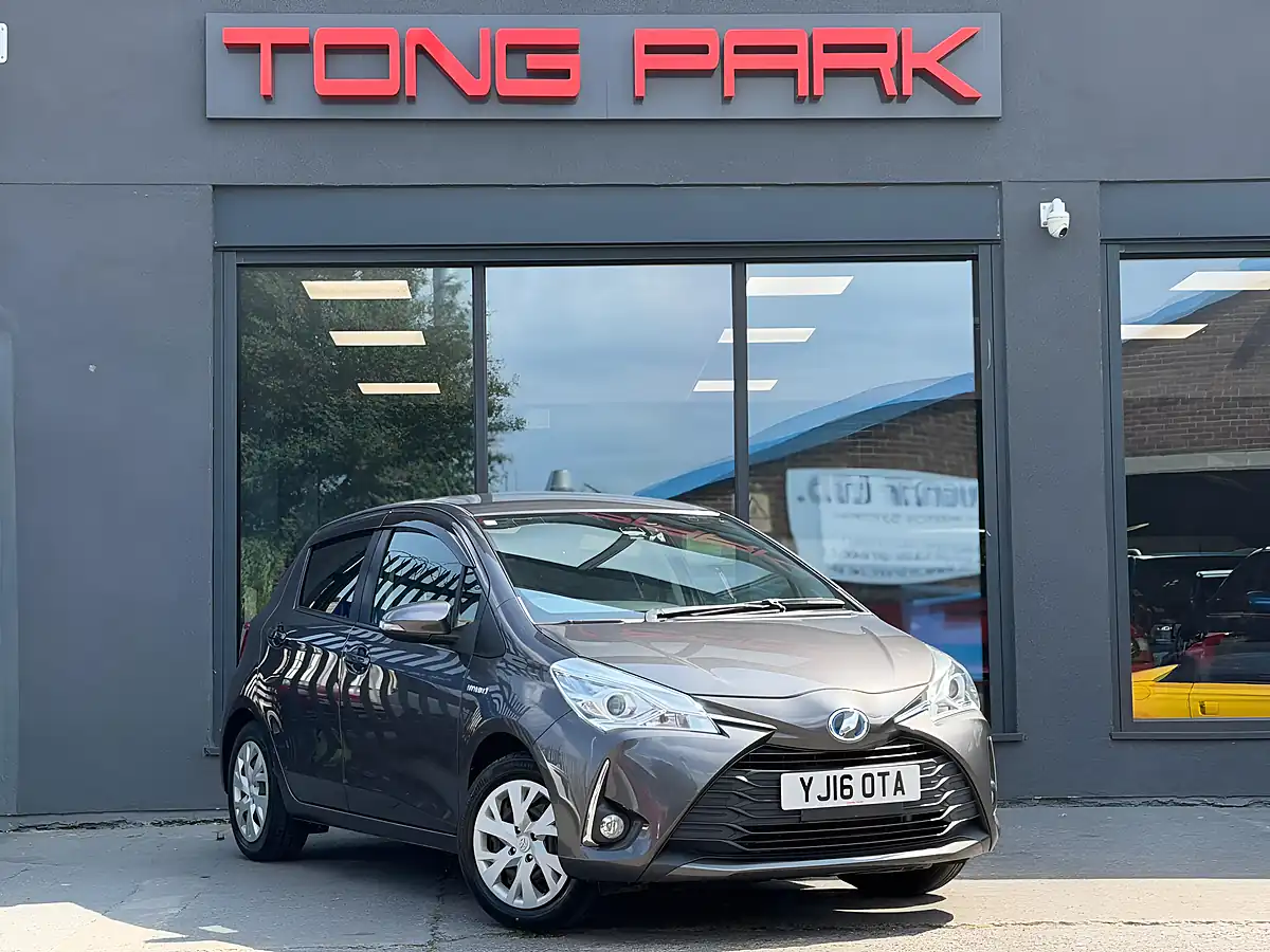 Used 2016 Toyota Yaris Icon Grey - Front View