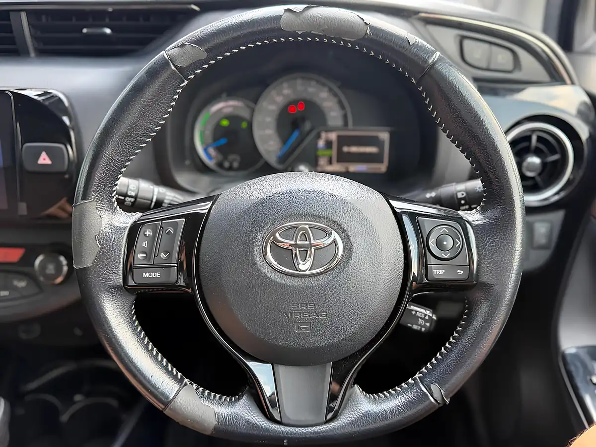 Used 2016 Toyota Yaris Icon Grey - Interior and Exterior details 17
