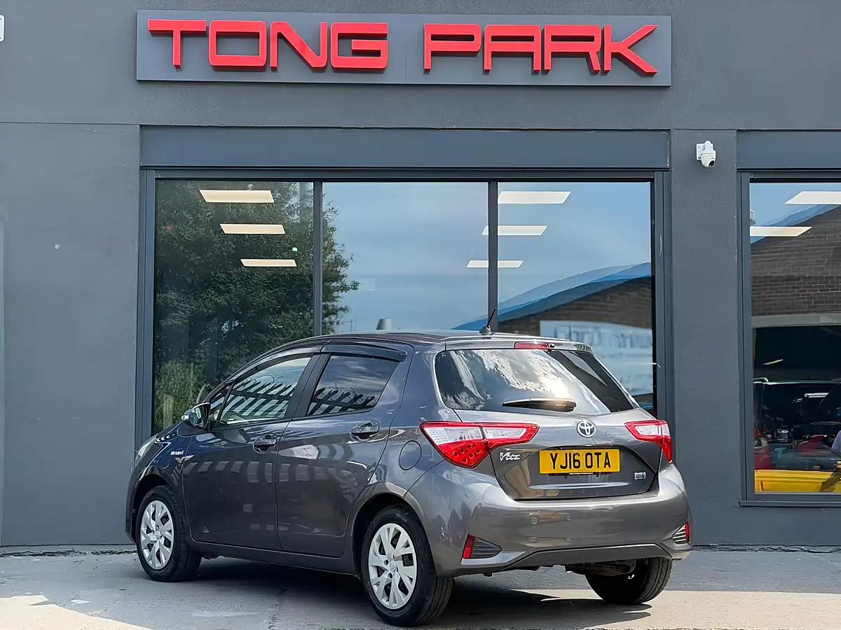 Used 2016 Toyota Yaris Icon Grey - Interior and Exterior details 5