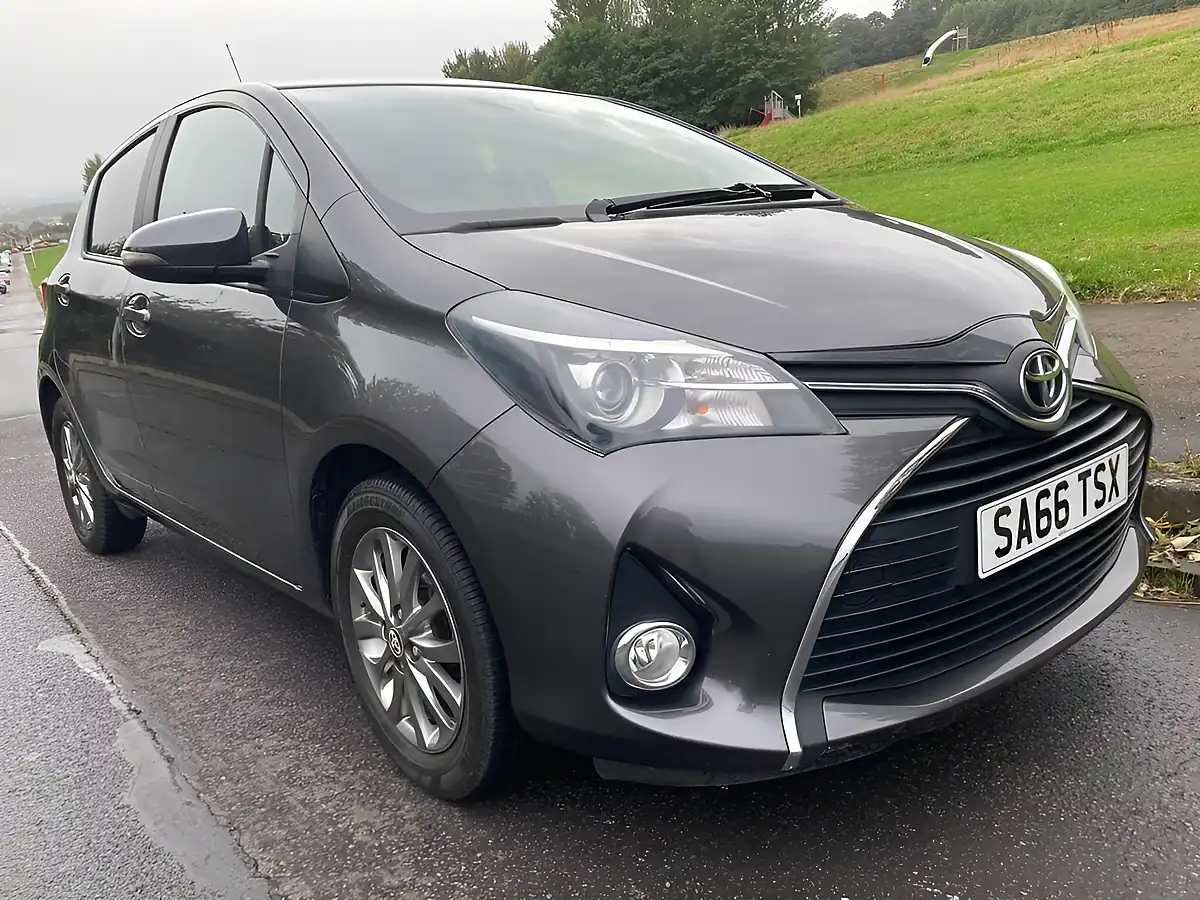 Used 2016 Toyota Yaris Icon Grey - Front View