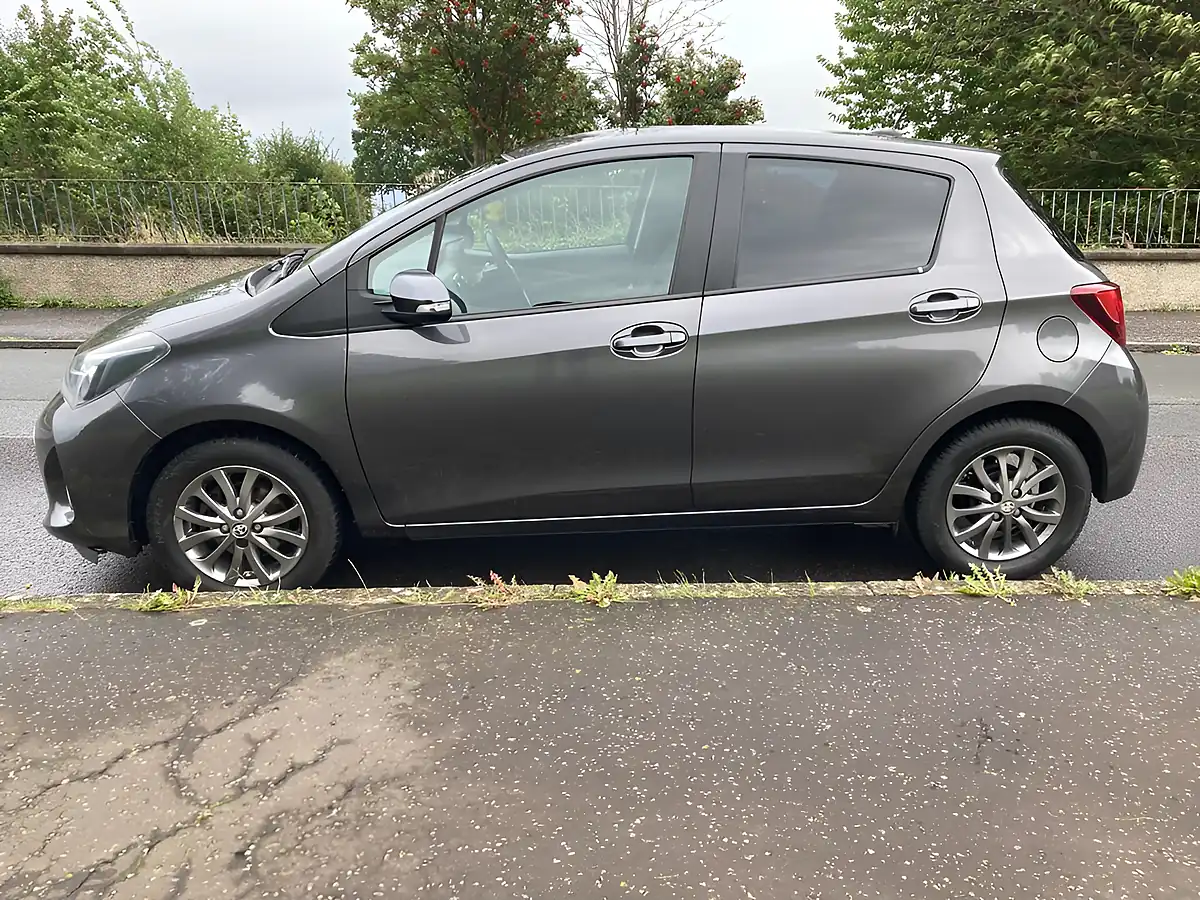 Used 2016 Toyota Yaris Icon Grey - Interior and Exterior details 6