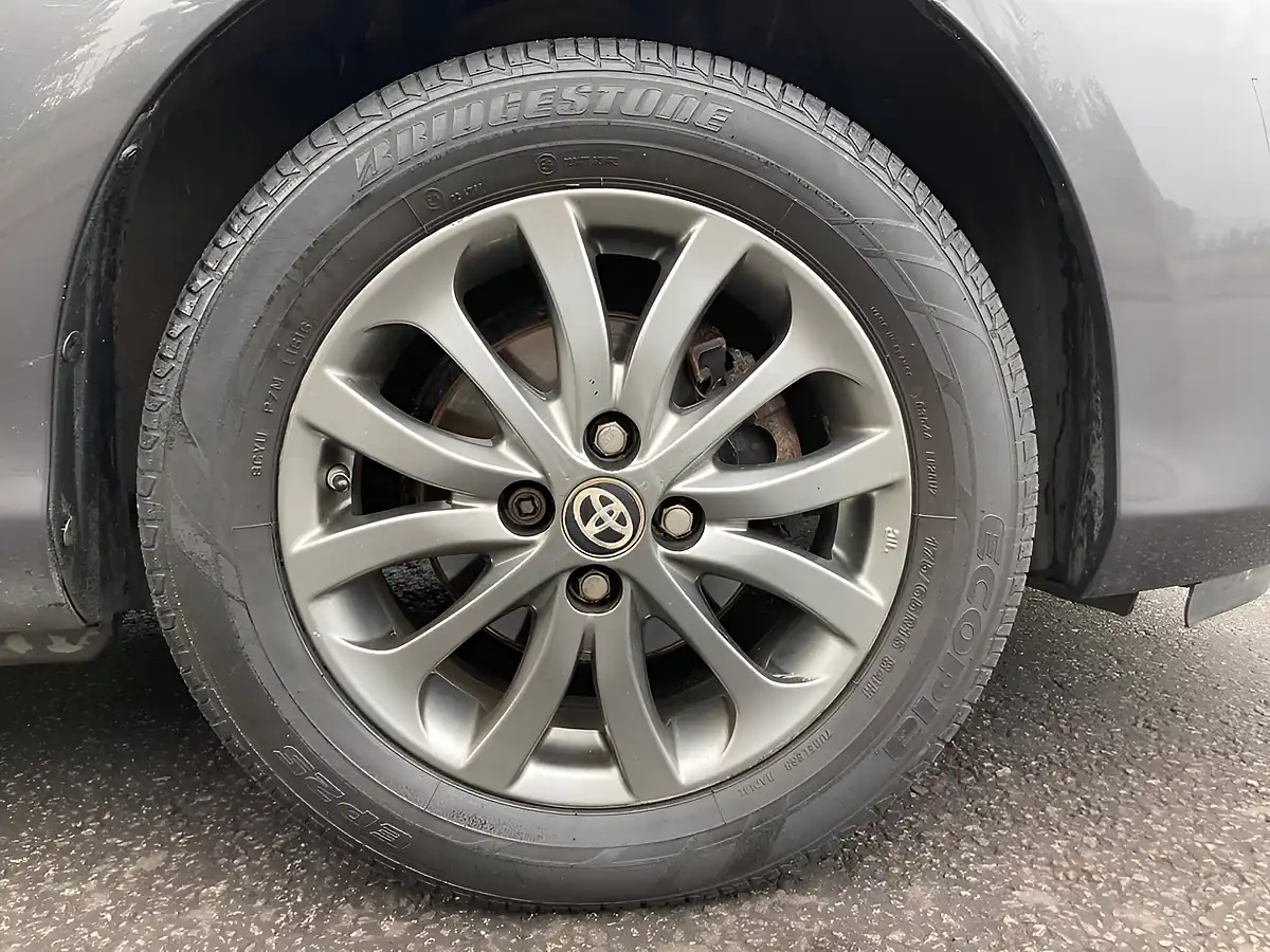 Used 2016 Toyota Yaris Icon Grey - Interior and Exterior details 9