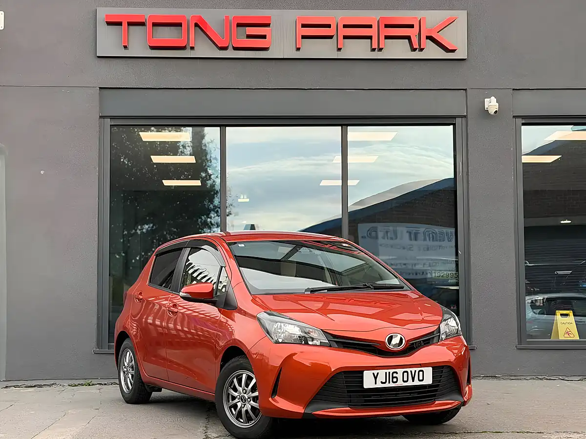 Used 2016 Toyota Yaris Icon Multidrive S Orange - Front View