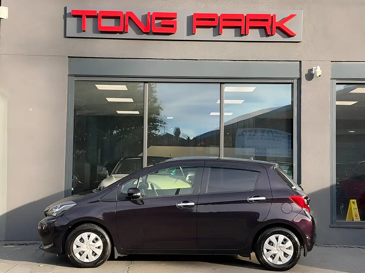 Used 2016 Toyota Yaris Icon Multidrive S Purple - Interior and Exterior details 10