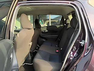 Used 2016 Toyota Yaris Icon Multidrive S Purple - Interior and Exterior details 18