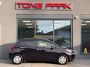 Used 2016 Toyota Yaris Icon Multidrive S Purple - Interior and Exterior details 7