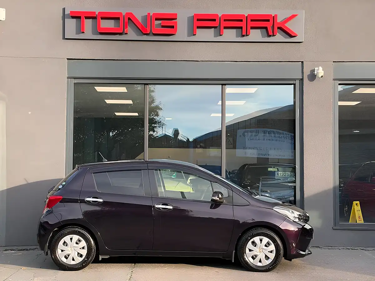 Used 2016 Toyota Yaris Icon Multidrive S Purple - Interior and Exterior details 7