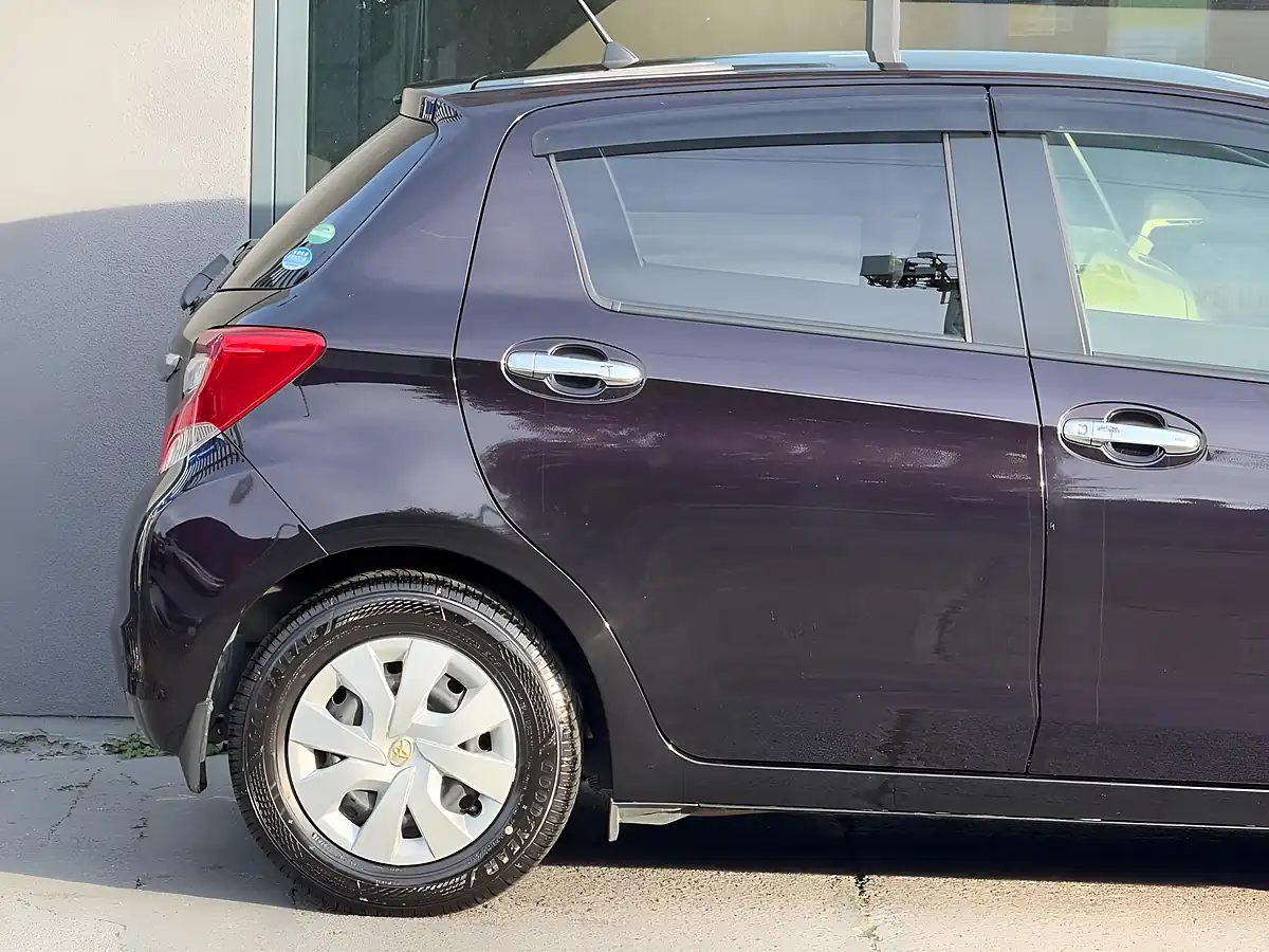 Used 2016 Toyota Yaris Icon Multidrive S Purple - Interior and Exterior details 8