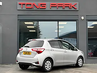 Used 2016 Toyota Yaris Icon Multidrive S Silver - Interior and Exterior details 10
