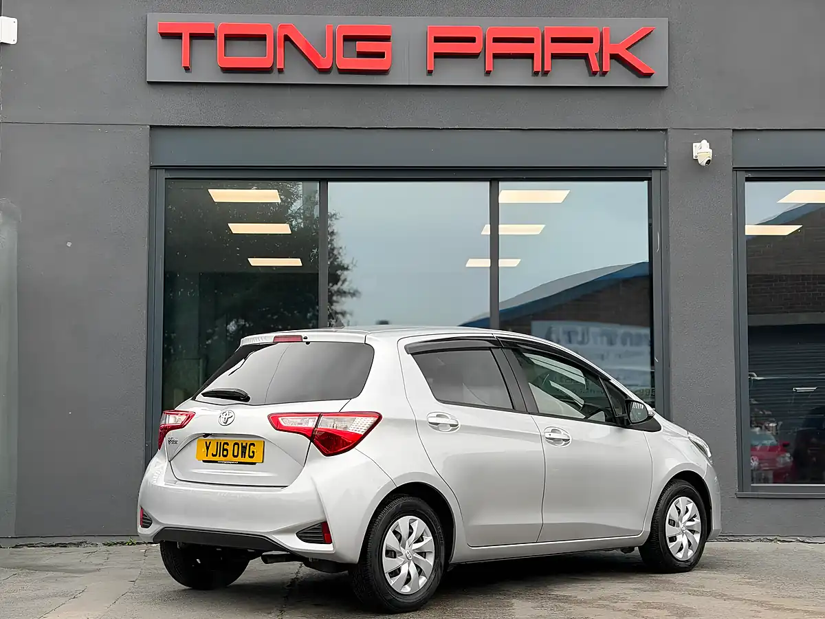 Used 2016 Toyota Yaris Icon Multidrive S Silver - Interior and Exterior details 10