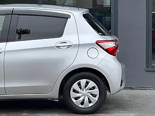 Used 2016 Toyota Yaris Icon Multidrive S Silver - Interior and Exterior details 11