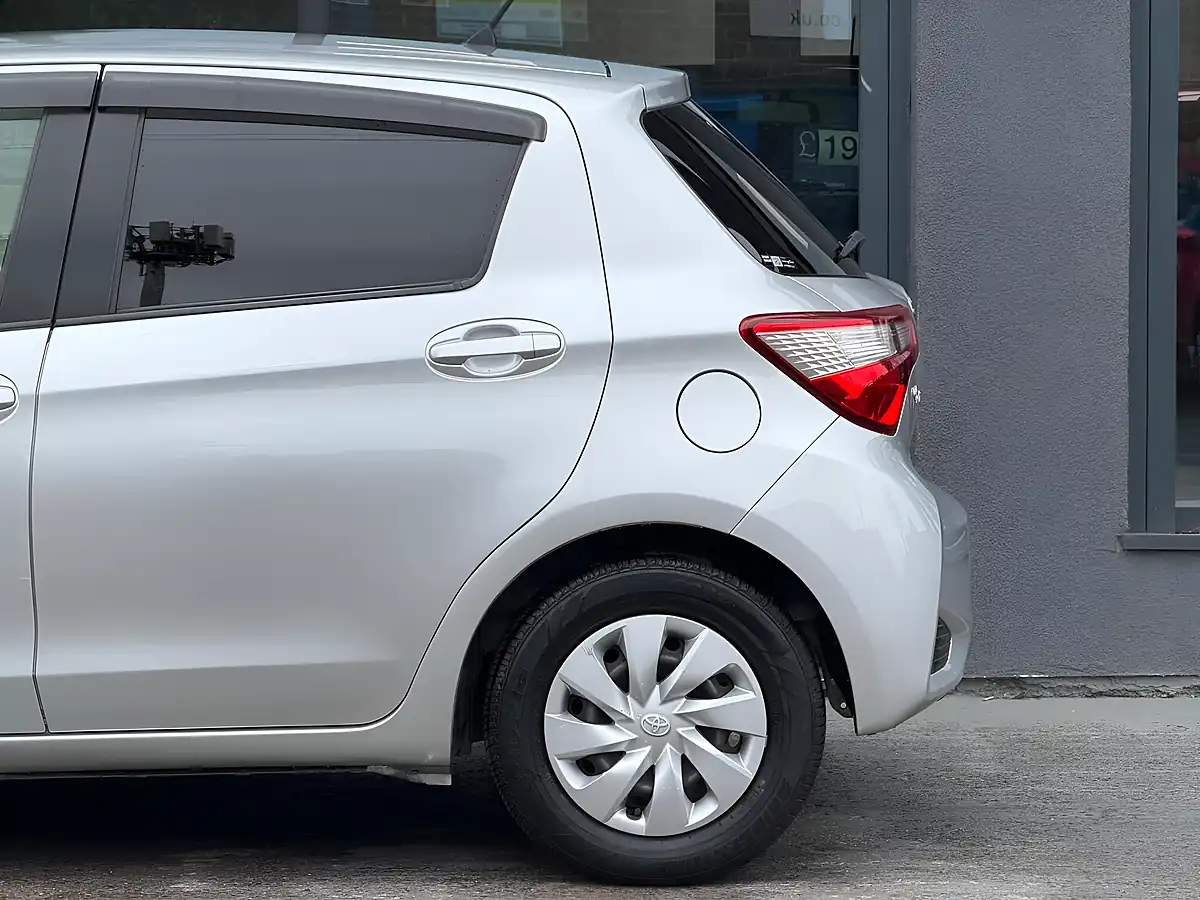 Used 2016 Toyota Yaris Icon Multidrive S Silver - Interior and Exterior details 11