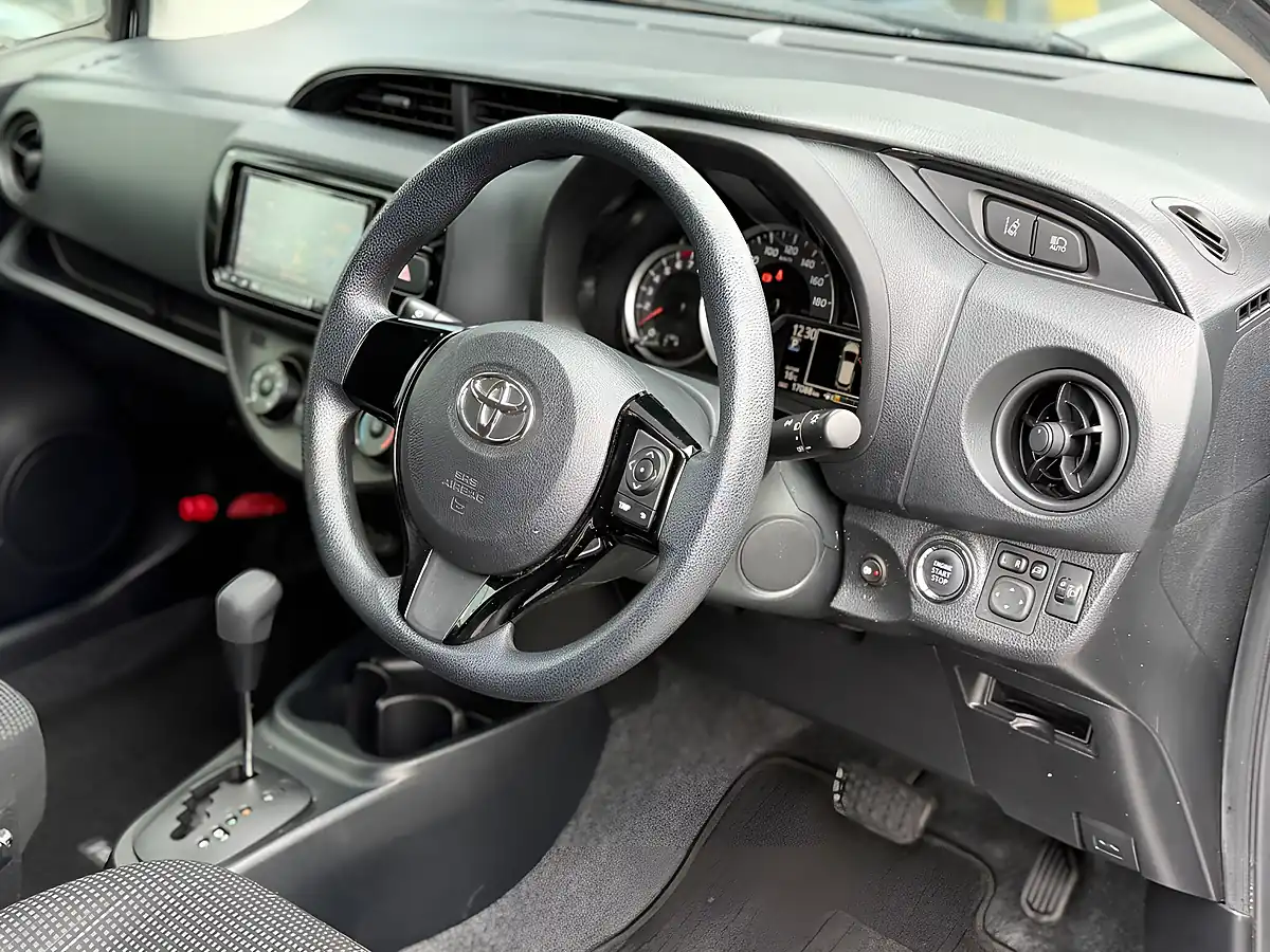 Used 2016 Toyota Yaris Icon Multidrive S Silver - Interior and Exterior details 13