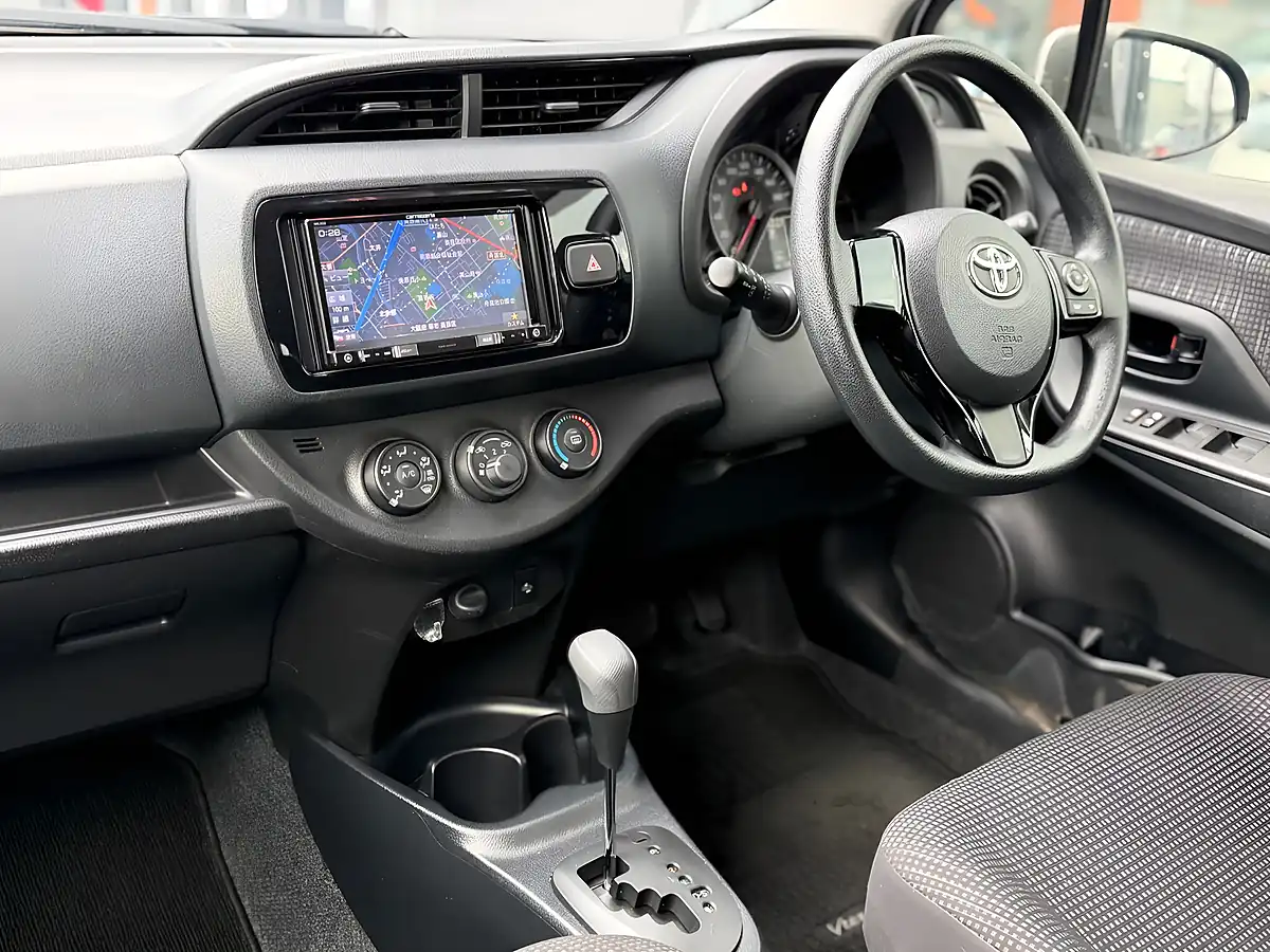 Used 2016 Toyota Yaris Icon Multidrive S Silver - Interior and Exterior details 3